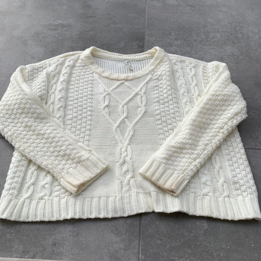 Mudd White Cream Knit Sweater Crewneck